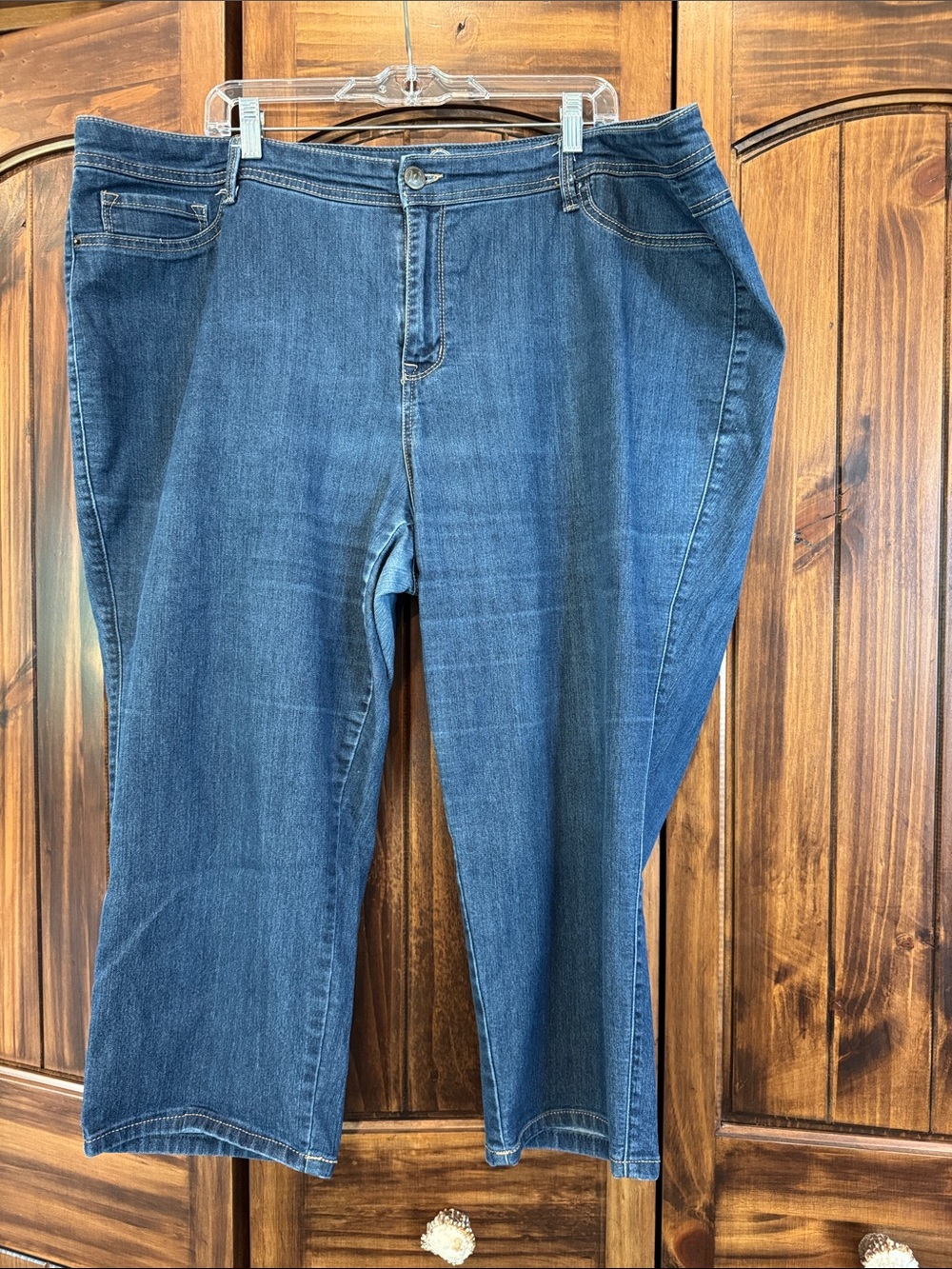 W62 Straight Leg Women’s Denim Capris in Medium Blue.  Signature Fit